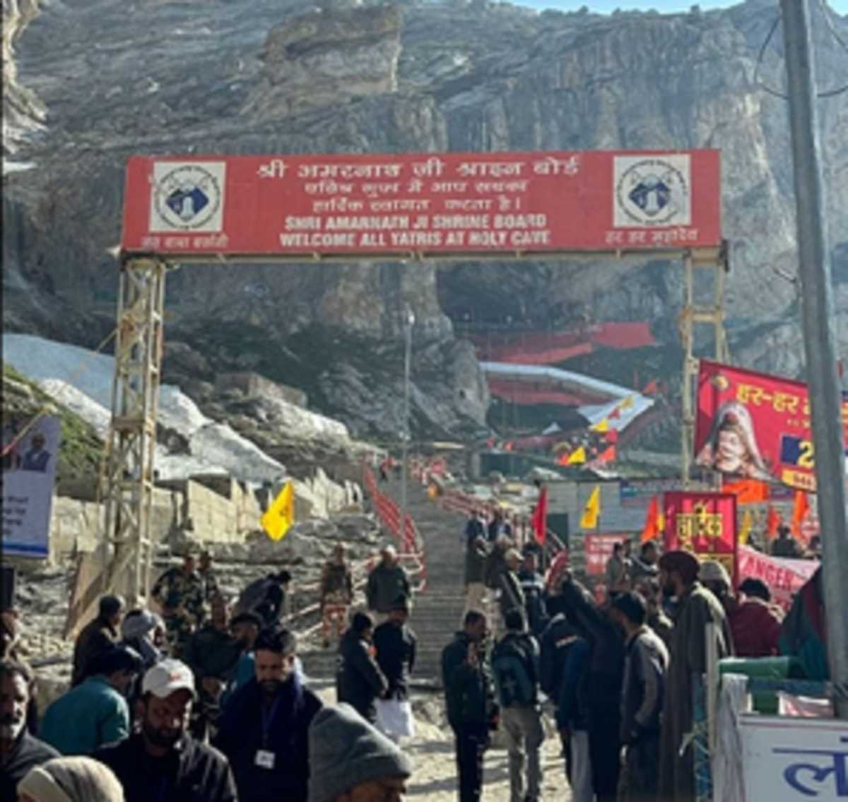 पांच दिनों में एक लाख से अधिक श्रद्धालुओं ने किए बाबा बर्फानी के दर्शन